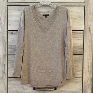 American Eagle Beige V-Neck Sweater